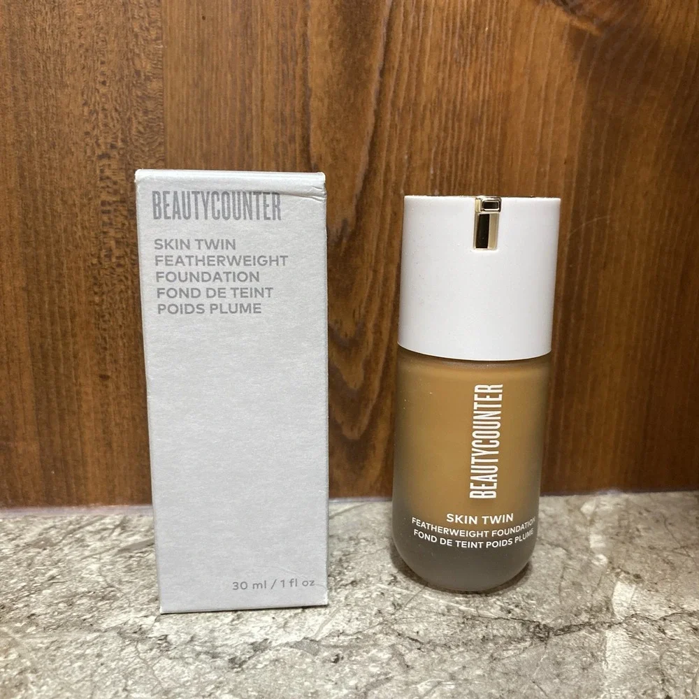 BNIB BEAUTYCOUNTER Skin Twin Featherweight Foundation 1 fl‎ oz Each Tan 460